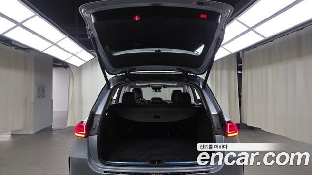 Mercedes-Benz GLE-Class 2023 — photo 26
