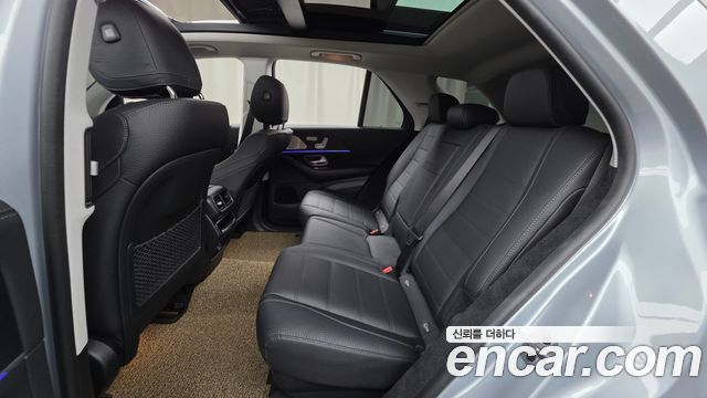 Mercedes-Benz GLE-Class 2023 — photo 16