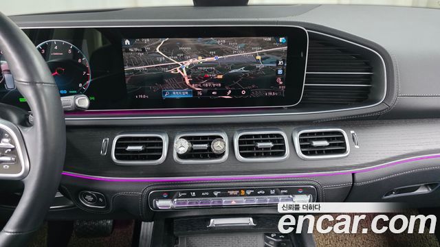 Mercedes-Benz GLE-Class 2023 — photo 28