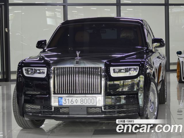Rolls-Royce Phantom 2021 — photo 1