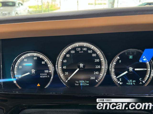 Rolls-Royce Phantom 2021 — photo 6