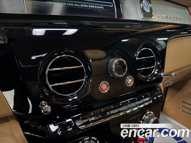 Rolls-Royce Phantom 2021 — photo 10