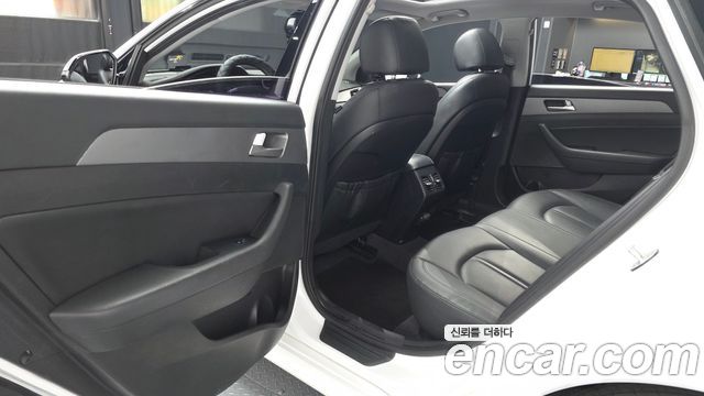 Hyundai Sonata 2019 — photo 16
