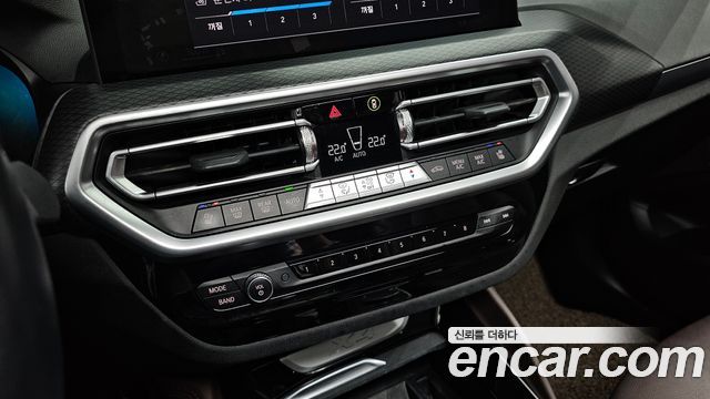 BMW X4 2022 — photo 29