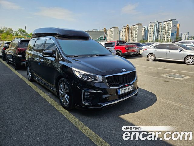 Kia Canival 2019 — photo 1