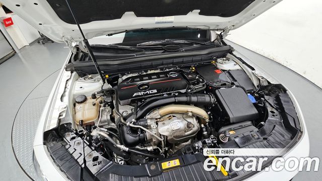 Mercedes-Benz GLB-Class 2021 — photo 6