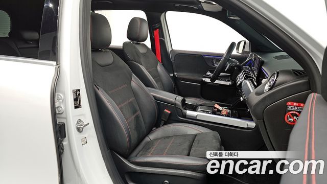 Mercedes-Benz GLB-Class 2021 — photo 17