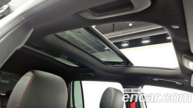 Mercedes-Benz GLB-Class 2021 — photo 25