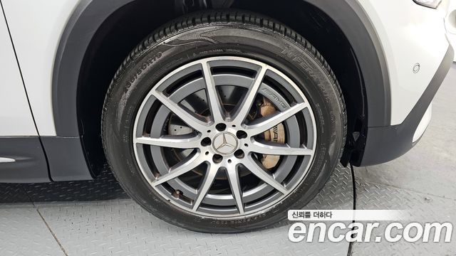 Mercedes-Benz GLB-Class 2021 — photo 7