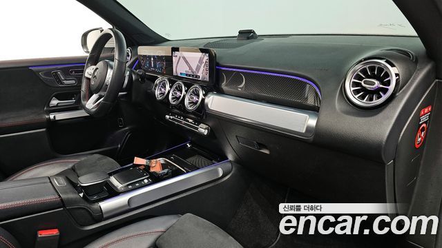 Mercedes-Benz GLB-Class 2021 — photo 27
