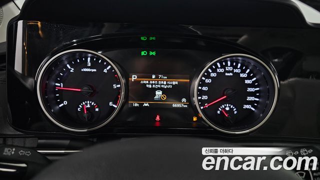 Kia Canival 2022 — photo 11