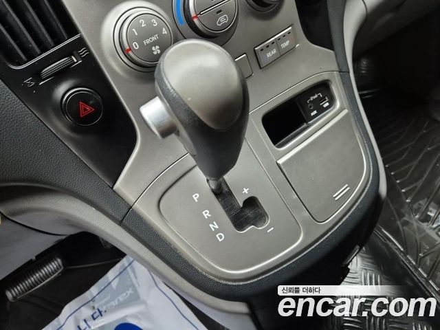 Hyundai Starex 2013 — photo 8