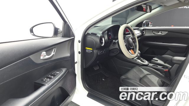 Kia K3 2019 — photo 17