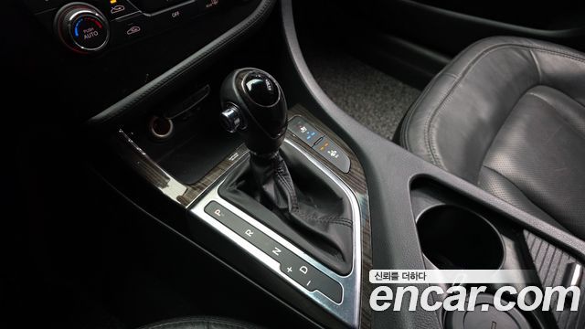 Kia K5 2011 — photo 9