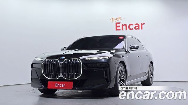BMW 7-Series 2025 — photo 1
