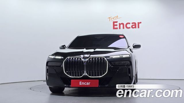 BMW 7-Series 2025 — photo 3