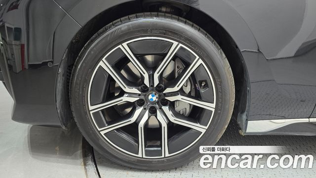 BMW 7-Series 2025 — photo 5
