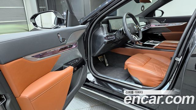 BMW 7-Series 2025 — photo 13