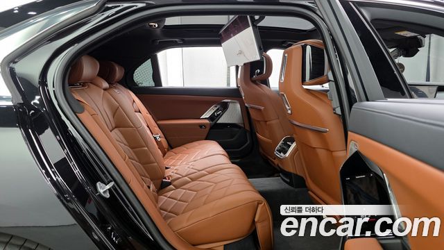 BMW 7-Series 2025 — photo 17