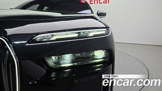 BMW 7-Series 2025 — photo 8