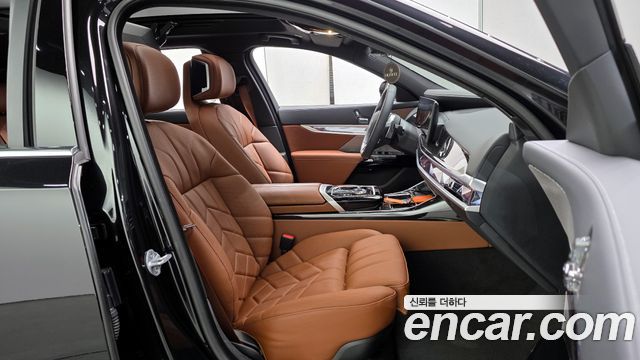BMW 7-Series 2025 — photo 16