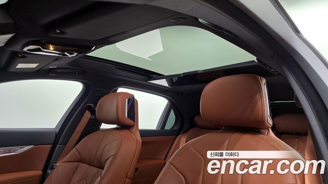 BMW 7-Series 2025 — photo 29