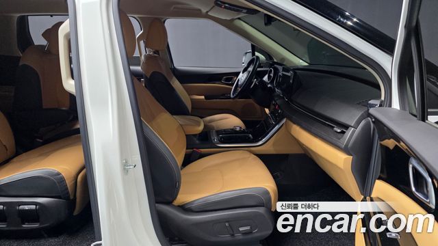 Kia Canival 2021 — photo 17