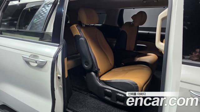 Kia Canival 2021 — photo 18