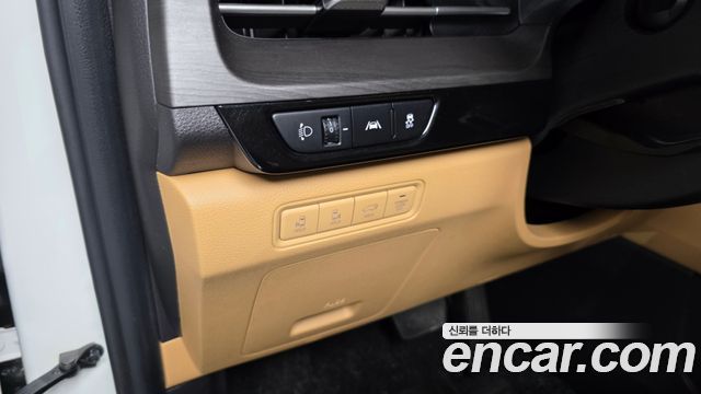 Kia Canival 2021 — photo 23