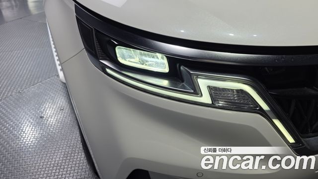 Kia Canival 2021 — photo 8
