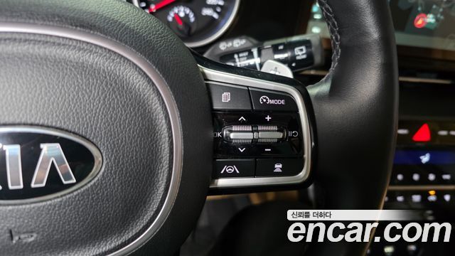 Kia Canival 2021 — photo 32