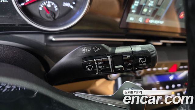 Kia Canival 2021 — photo 34