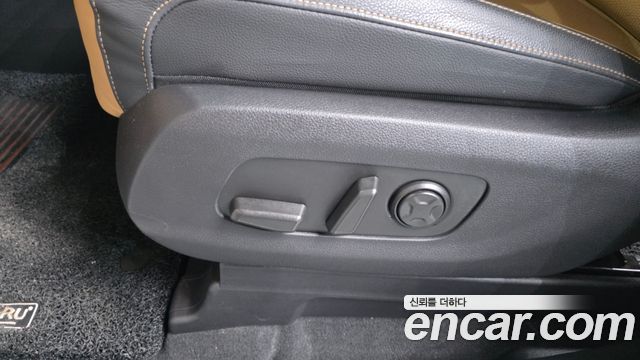 Kia Canival 2021 — photo 36