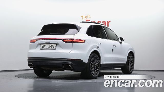 Porsche Cayenne 2019 — photo 2