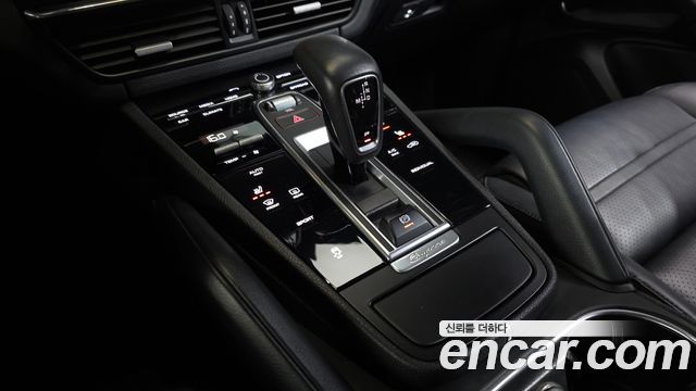 Porsche Cayenne 2019 — photo 9