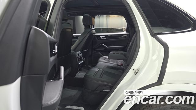 Porsche Cayenne 2019 — photo 11