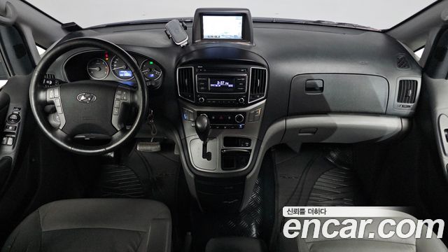 Hyundai Starex 2019 — photo 10