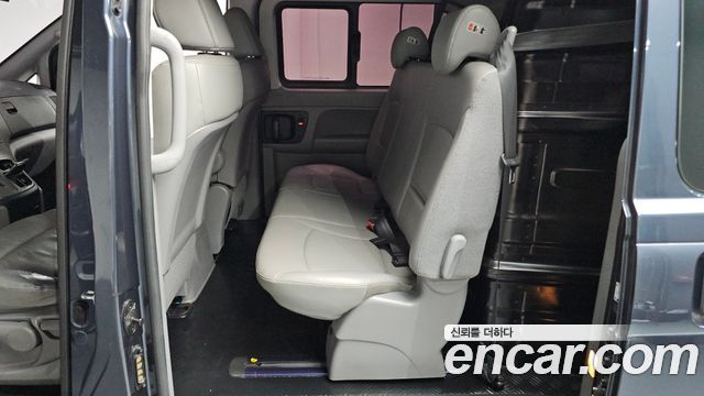Hyundai Starex 2019 — photo 17