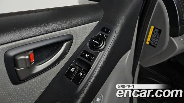 Hyundai Starex 2019 — photo 28