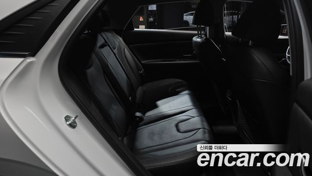 Hyundai AVANTE 2023 — photo 12
