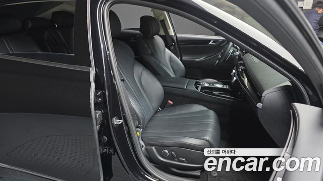 Genesis G80 2022 — photo 18