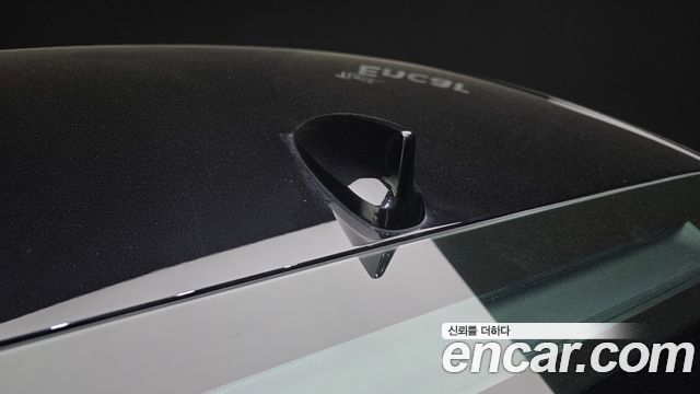 Genesis G80 2022 — photo 31