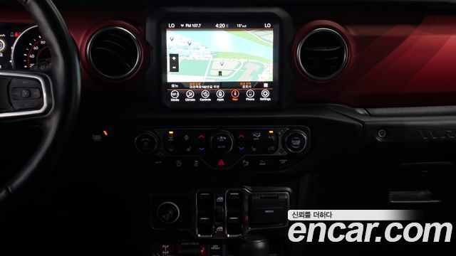 Jeep Wrangler 2022 — photo 13