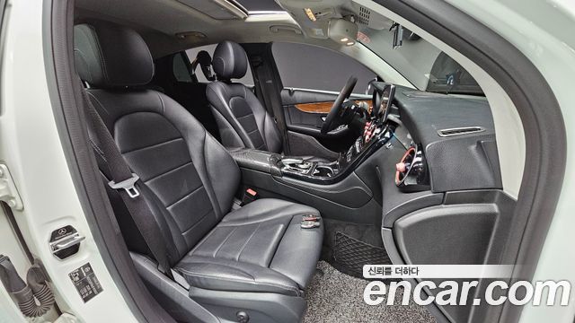 Mercedes-Benz GLC-Class 2018 — photo 10