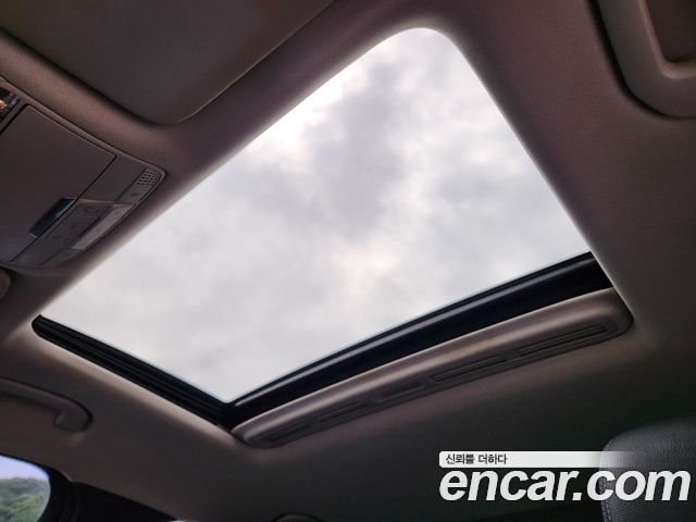 Mercedes-Benz GLC-Class 2018 — photo 11