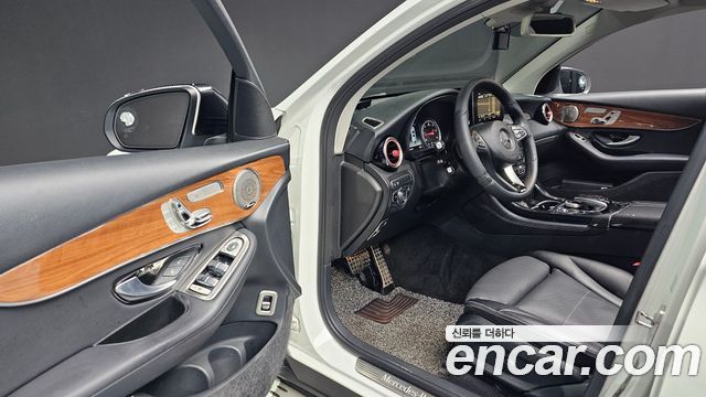 Mercedes-Benz GLC-Class 2018 — photo 12