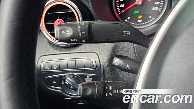 Mercedes-Benz GLC-Class 2018 — photo 14