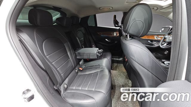 Mercedes-Benz GLC-Class 2018 — photo 19