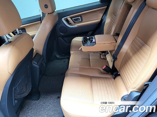 Land Rover Discovery Sport 2019 — photo 9