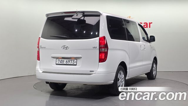 Hyundai Starex 2017 — photo 2